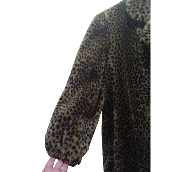 Mob Wives Faux Fur Leopard Print Tan-Black Latch Hook Eye Closure Warm Chic L - Picture 2 of 13